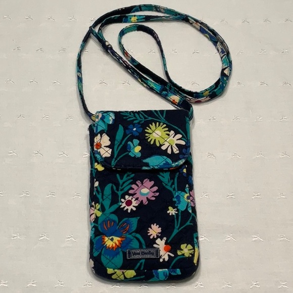 Vera Bradley Handbags - Vera Bradley Small Crossbody Bag